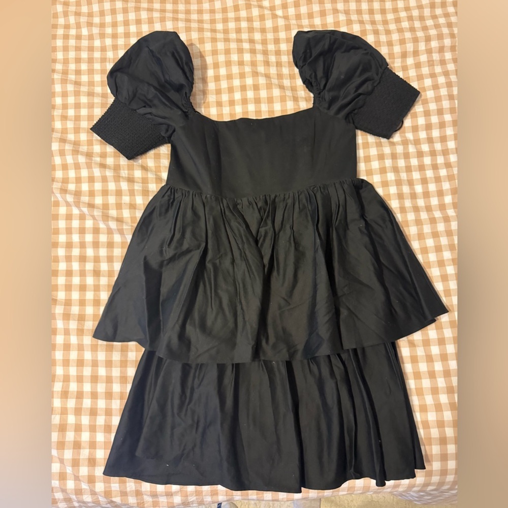 Women’s Alice & Olivia black dress size 6